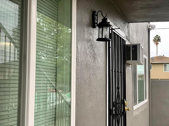 5th image of 3907 43rd Ave #G