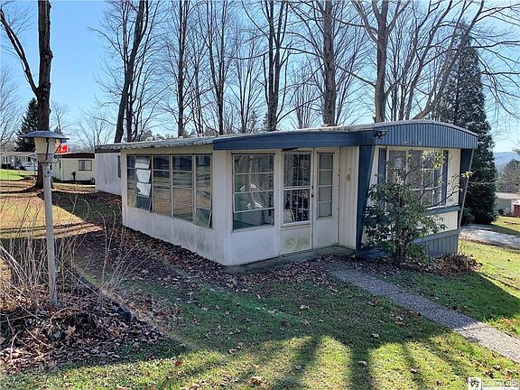 2nd image of 106 Greenhurst Village Dr
