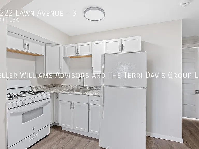 2222 Lawn Ave #3 — Photo 5