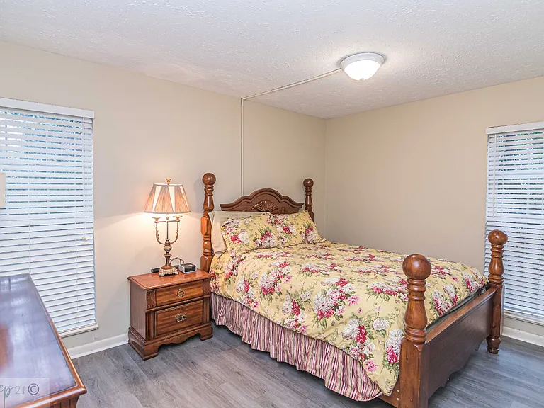 103 E Lockhaven Dr #E — Photo 21