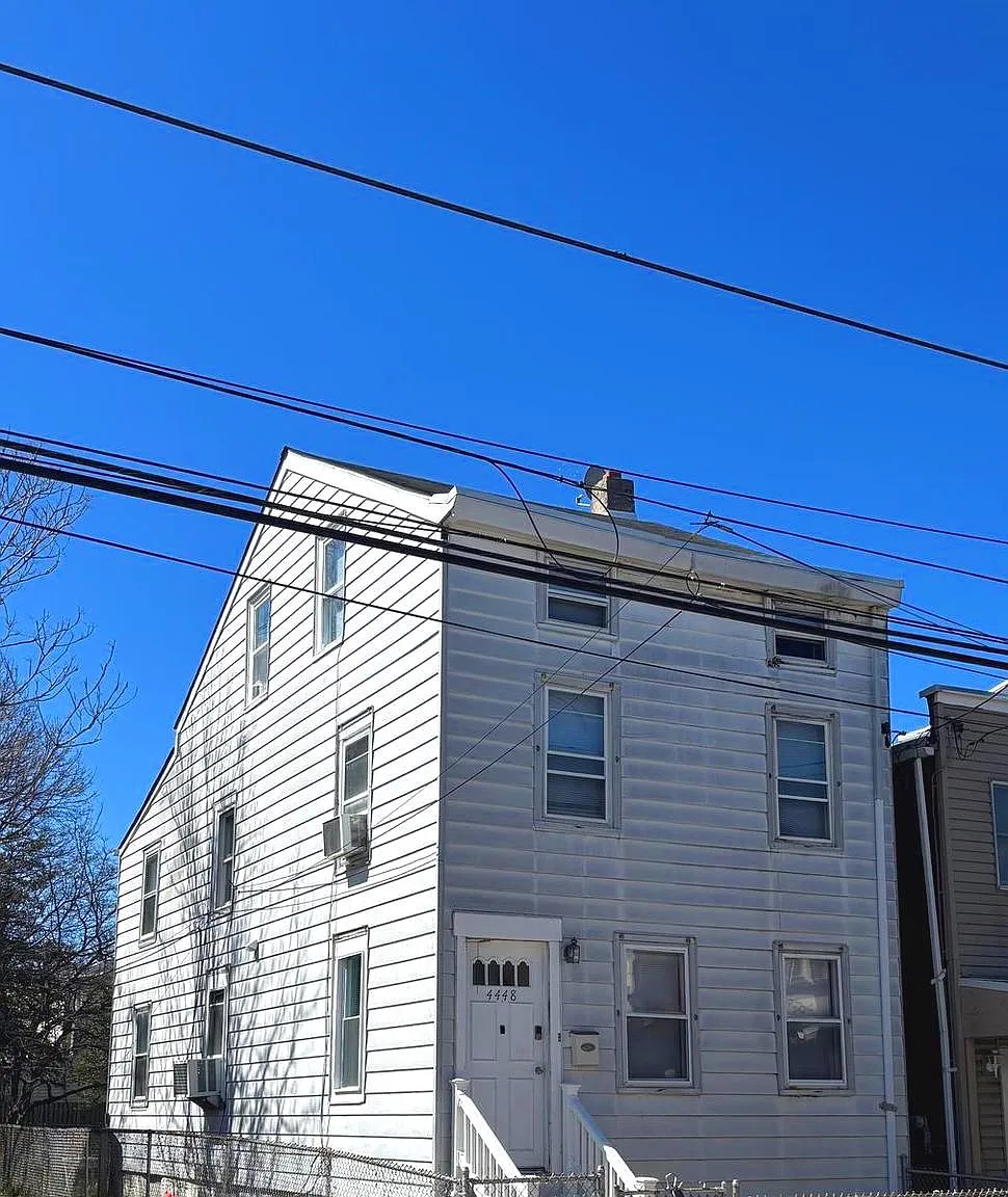 5 bed, 1.5 bath, 1870 sqft, $2,700 — Photo 2