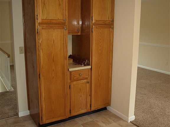 4th image of 11241 Lockport Ct