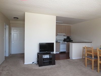 5th image of 947 W 30th St APT 23