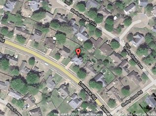 7586 Lowrance Rd, Memphis, TN 38125