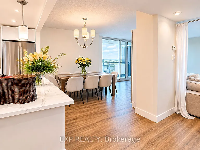 160 George St #1505 — Photo 10