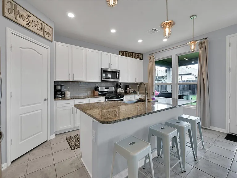 1127 Littleton Ct — Photo 18