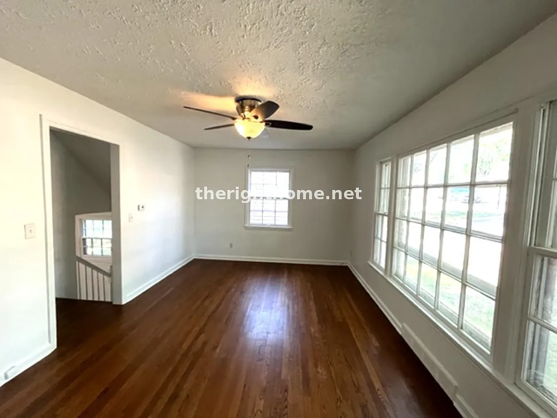 3 bed, 1.5 bath, 1280 sqft, $1,400 — Photo 4