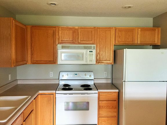 5th image of 950 67th St Unit 223