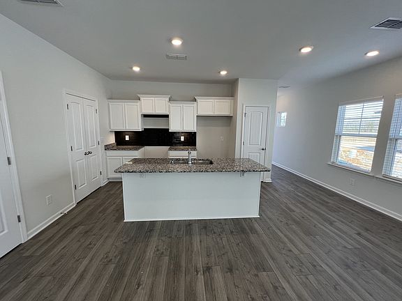5th image of 5615 Dockside Dr #L46