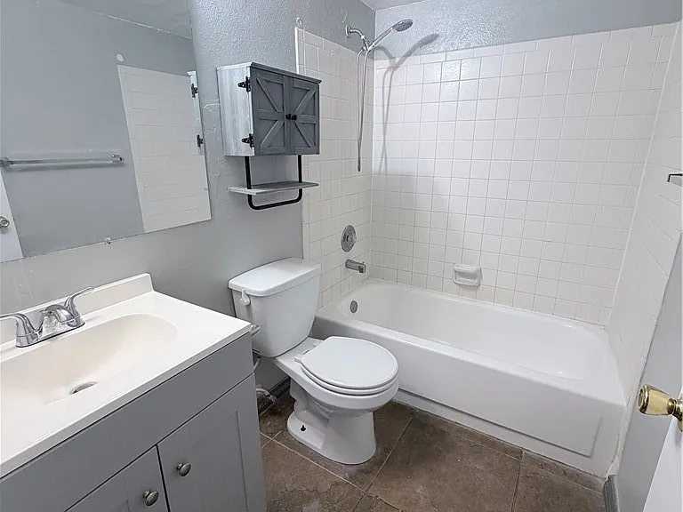 12636 Kenwood Ln #B — Photo 10