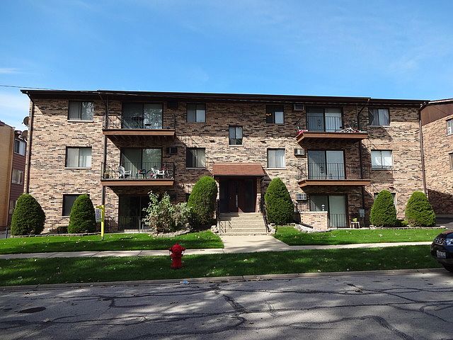 1st image of 11818 S Komensky Ave APT 202