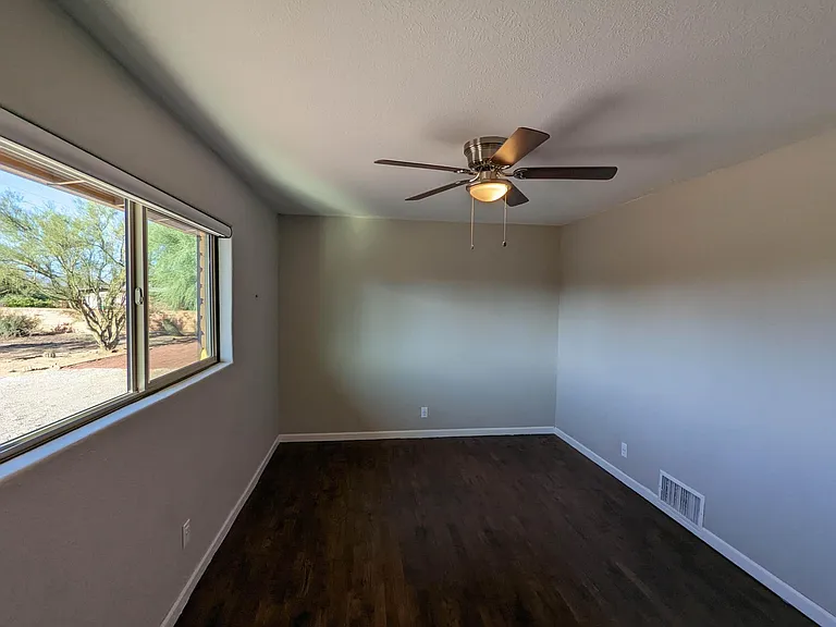1062 W Ina Rd — Photo 37