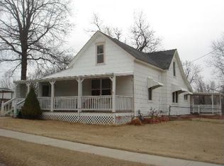 204 E Chestnut St, Butler, MO 64730