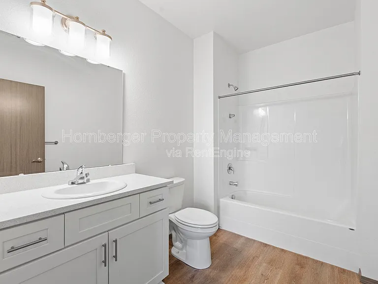4th Ave Apartments — Photo 20