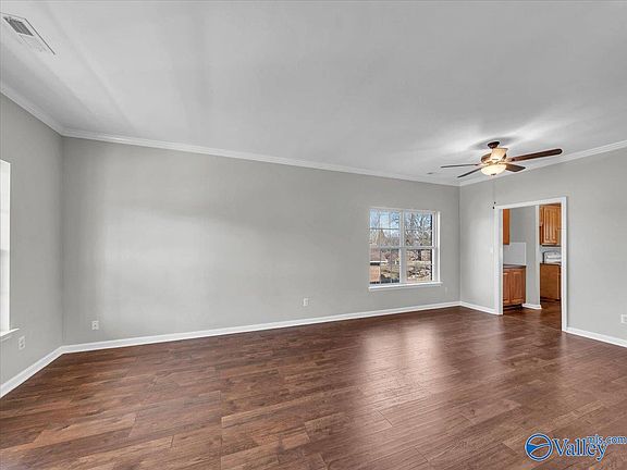 4th image of 202 Bridgeway Cir