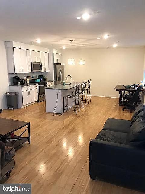 1st image of 1834 Vineyard St #36-1