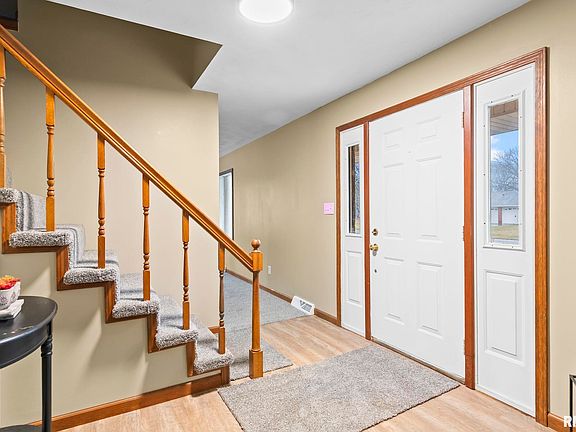 2nd image of 14 Wind Cave Dr