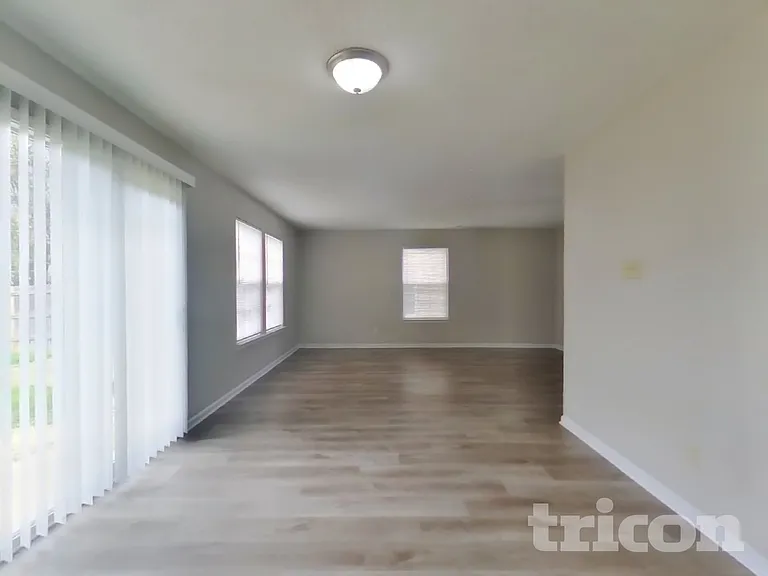 10907 Delphi Dr — Photo 5