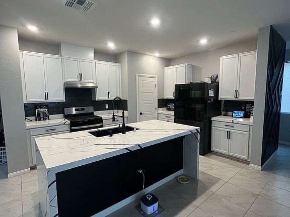 2nd image of 10181 Chockstone St