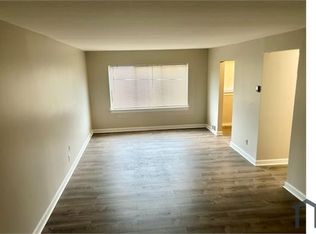 2000 Cliffview Rd APT 2, Cleveland, OH 44121