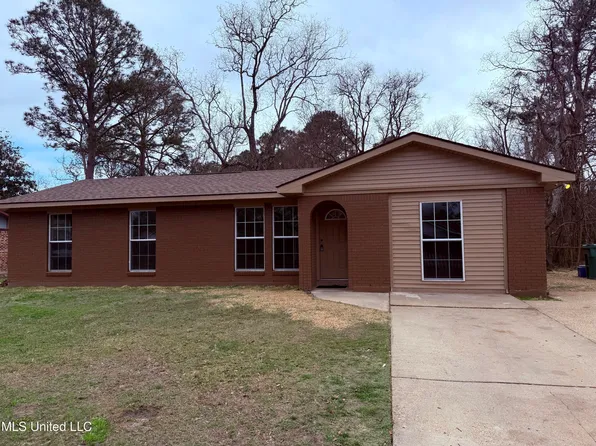 2021 University St, Gautier, MS 39553