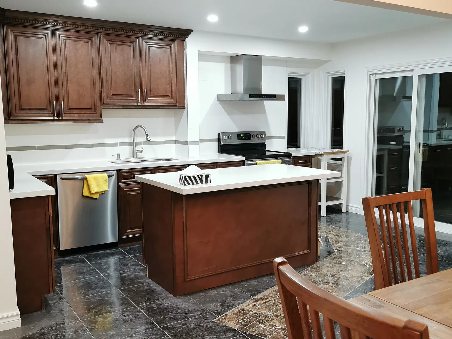 6 bed, $5,000 — Photo 4