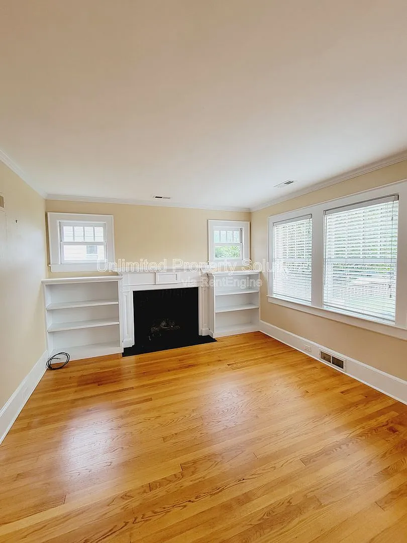 3 bed, 2.0 bath, 1592 sqft, $2,450 — Photo 4