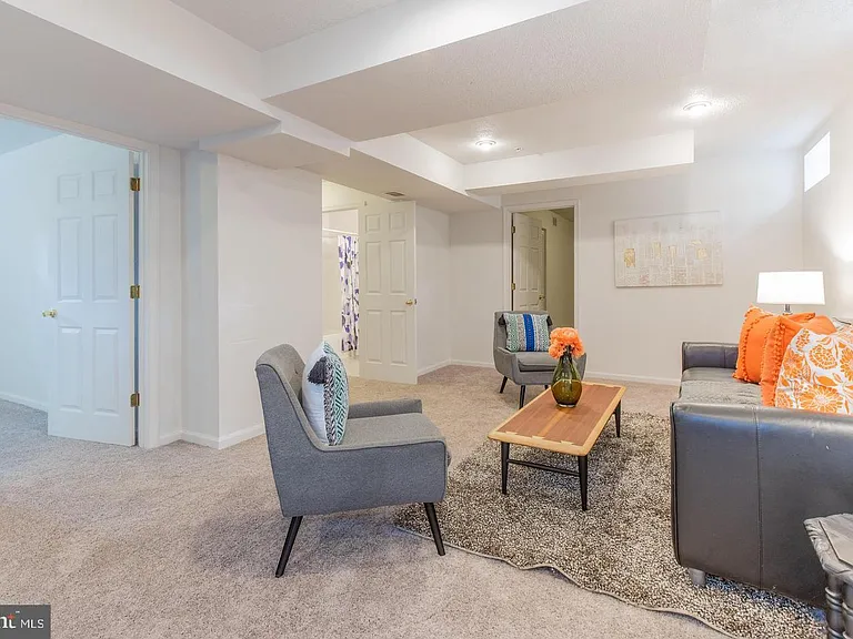 2024 Evansdale Dr — Photo 39