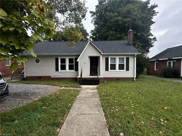 111 W Summit Ave, Burlington, NC 27215