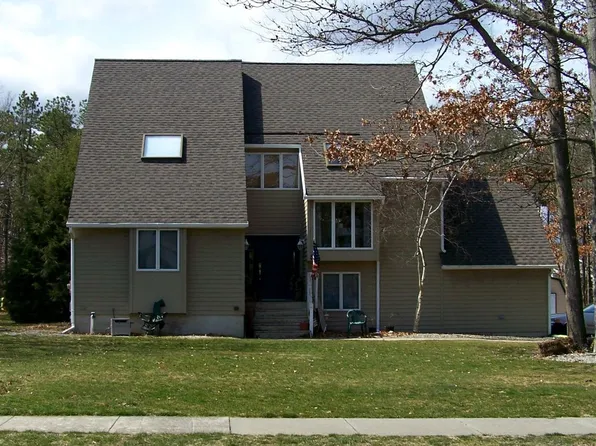 35 5th St, Barnegat, NJ 08005