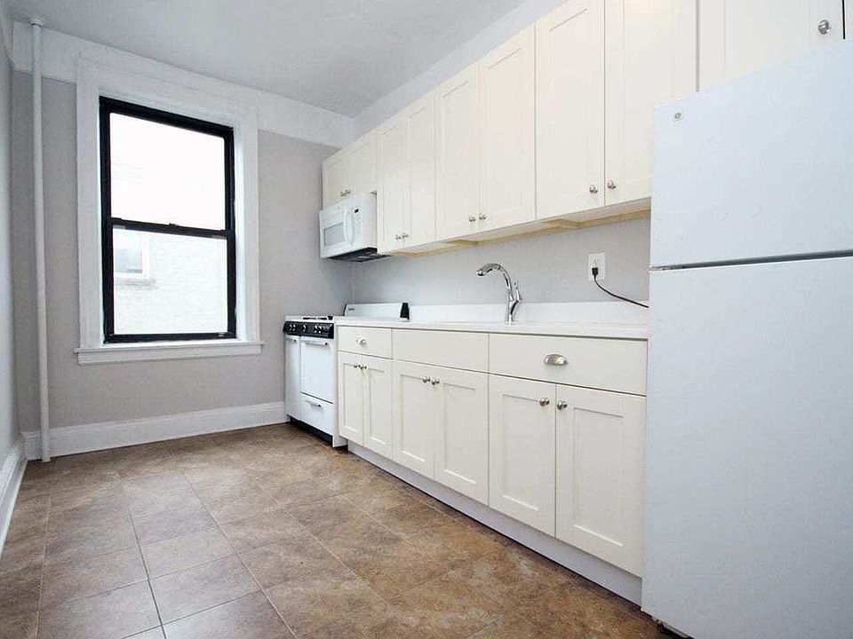 1st image of 2924 21st Ave APT 3K