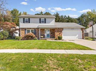 1517 Forester Dr, Oregon, OH 43616