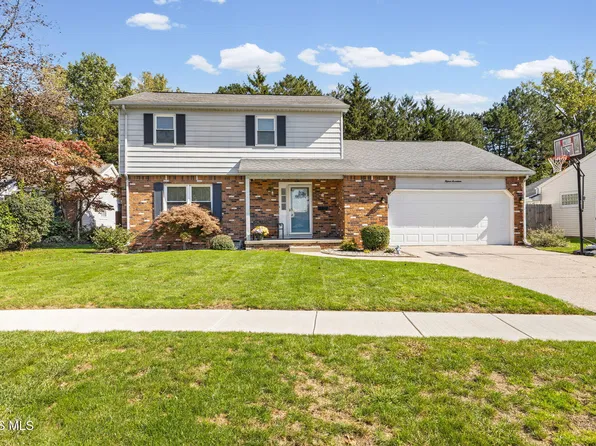 1517 Forester Dr, Oregon, OH 43616
