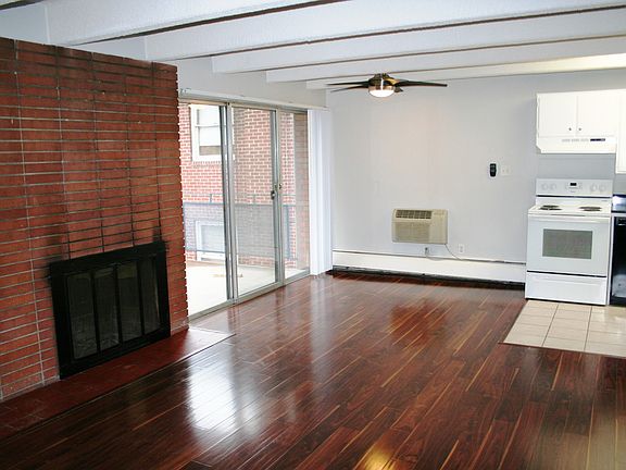 3rd image of 1085 N Pearl St APT 207