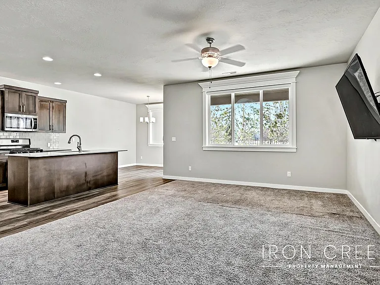 2229 E Kamay Dr — Photo 2