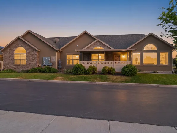 318 E 2230 N APT A, North Logan, UT 84341