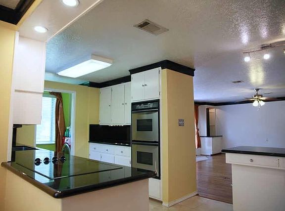 3rd image of 1110 East Dr