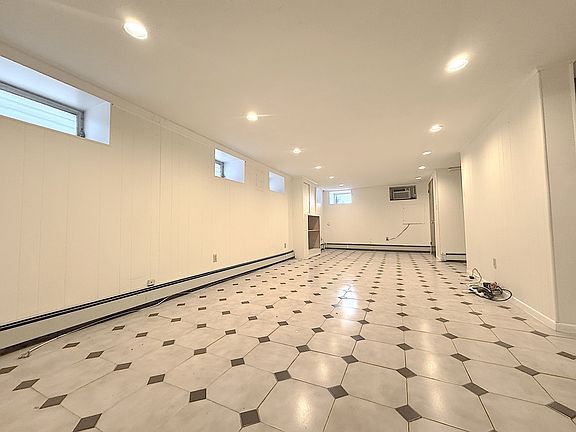 4th image of 21-26 42nd St #1