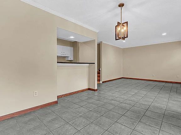 3rd image of 3967 Grahamdale Cir #B