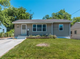 1523 E 17th St, Des Moines, IA 50316