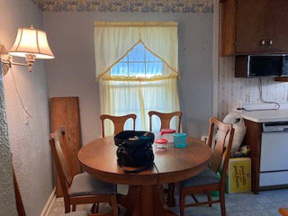 2nd image of 1627 Meriline Ave