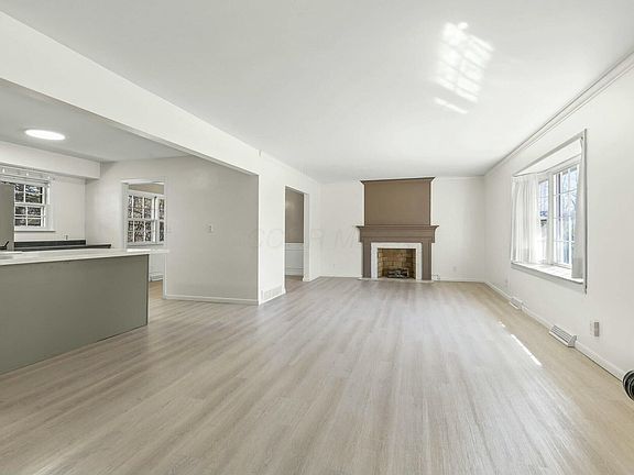 2nd image of 720 Clifton Blvd