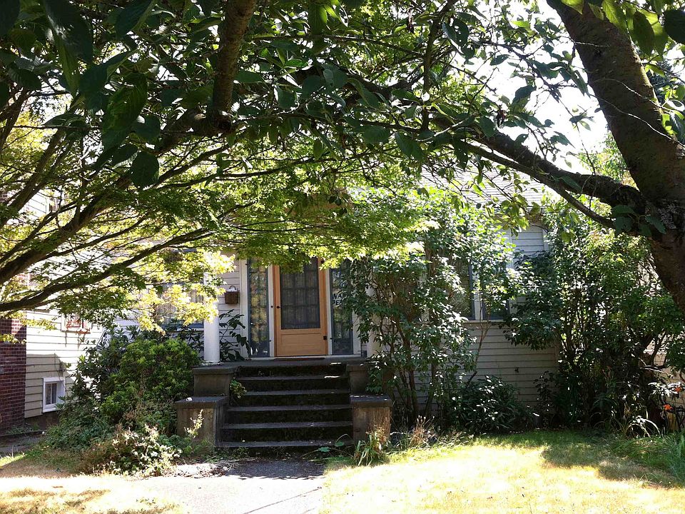 2nd image of 819 NE 57th St