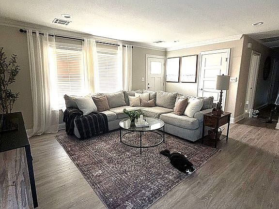 4th image of 104 Willow Glen Ln