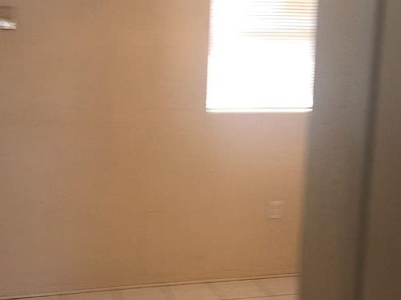 5th image of 2415 Canterbury Ln