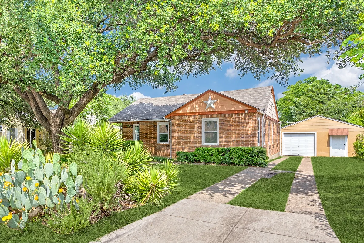 Building Photo - 3241 Sandage Ave