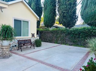 23350 Hatteras St, Woodland Hills, CA 91367