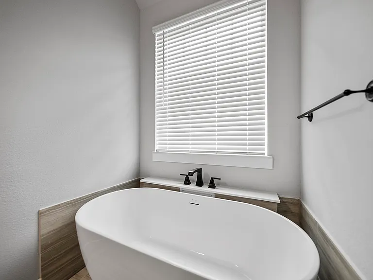 925 Baybrook Ln — Photo 22