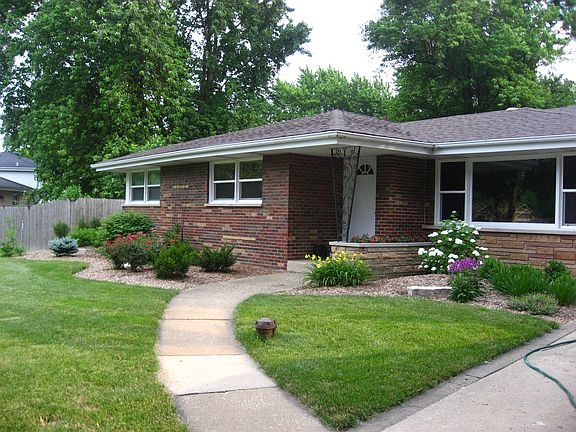 3rd image of 16400 Mark Ln