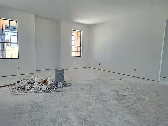 3rd image of 611 Buck Fawn Dr